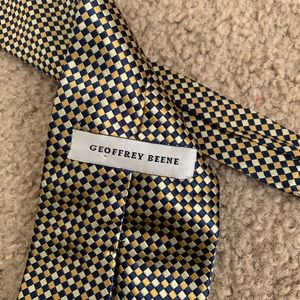 Geoffrey Beene Yellow and Blue Tie